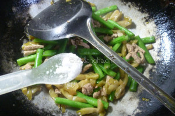 榨菜里脊肉炒梅豆的做法图解8