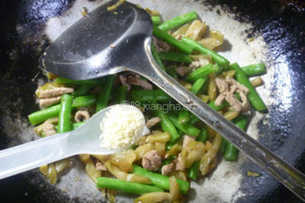榨菜里脊肉炒梅豆的做法图解9