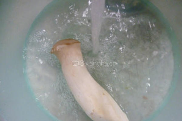 杏鲍菇炒香干的做法图解2