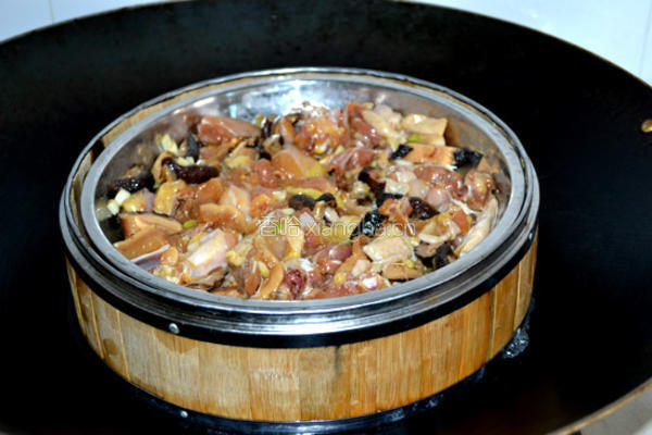 冬菇蒸鸡肉的做法图解4