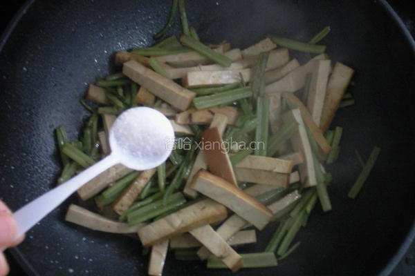 芹菜炒香干的做法图解7