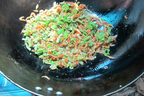 咸豆角炒米虾的做法图解5