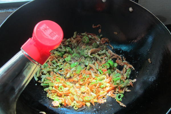 咸豆角炒米虾的做法图解6