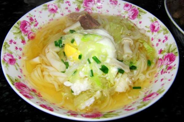 牛肉海鲜菇汤面的做法图解8