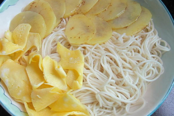 土豆挂面的做法图解6
