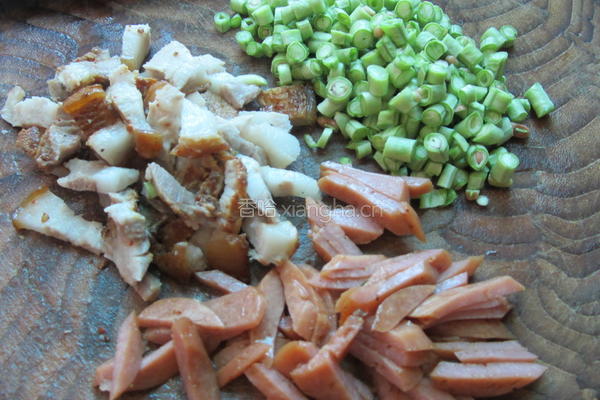 糯饭腊肉海苔卷的做法图解3