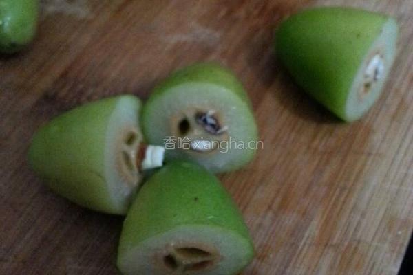 青橄榄炖猪粉肠的做法图解5