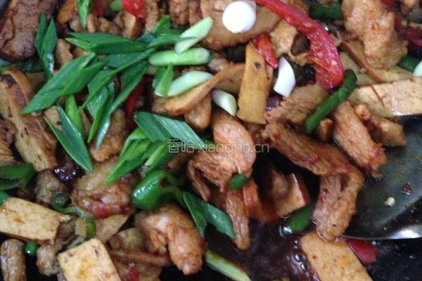 香干回锅肉的做法图解6