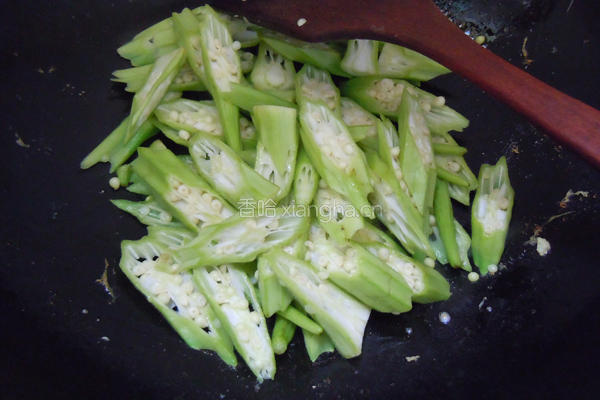 秋葵炒鸡蛋的做法图解6