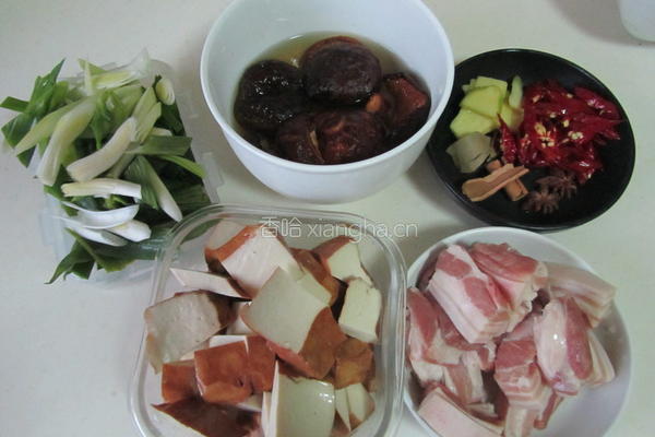 香干烧肉的做法图解1