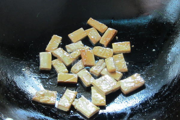 香干火腿炒肉的做法图解2