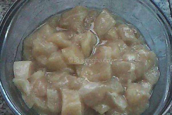 茄汁鸡丁的做法图解1