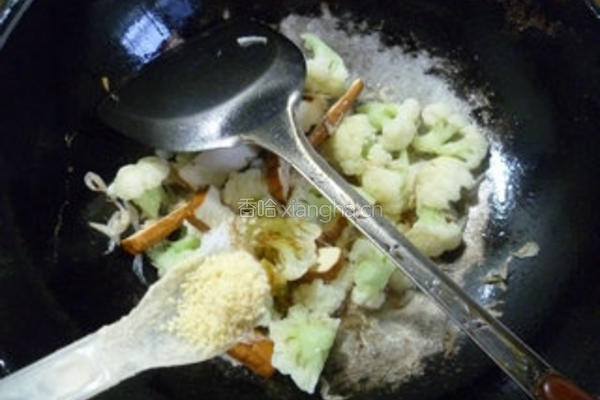 虾皮香干炒花菜的做法图解11