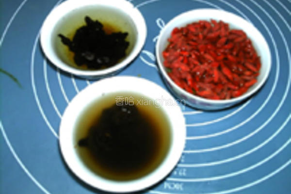 黄精炖鸡的做法图解1