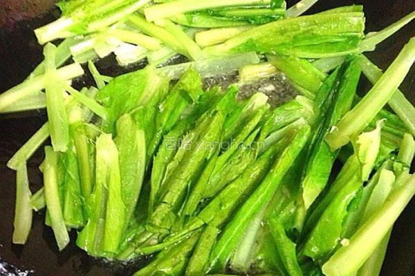 豆鼓鲮鱼油麦菜的做法图解8