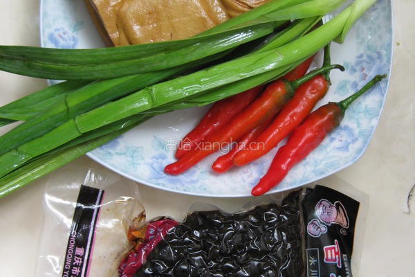 豆豉香干丁的做法图解1