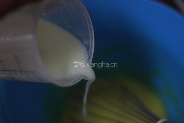 黄桃蛋糕卷的做法图解2