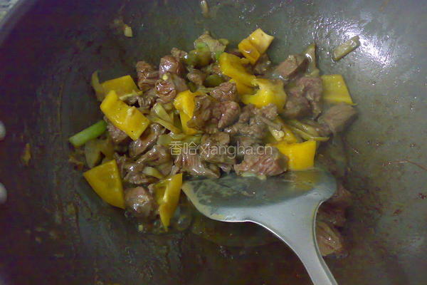榨菜甜椒牛肉粒的做法图解8