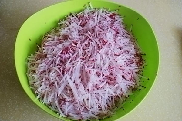 灌汤水萝卜饺子的做法图解6
