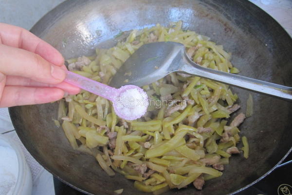 榨菜炒肉丝的做法图解8
