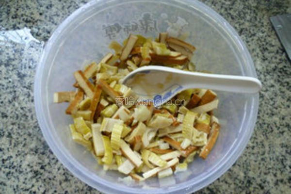 香干拌羊尾笋的做法图解10