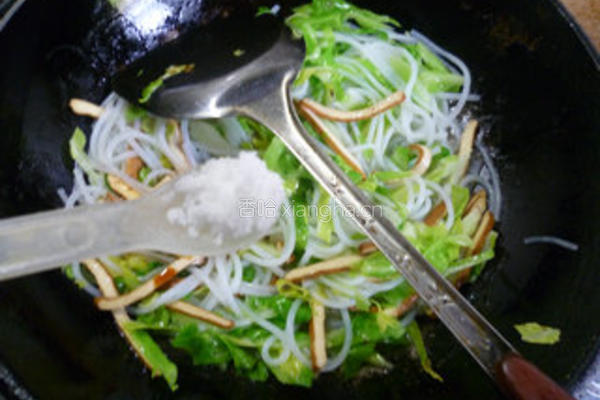 香干牛心菜炒米粉的做法图解10