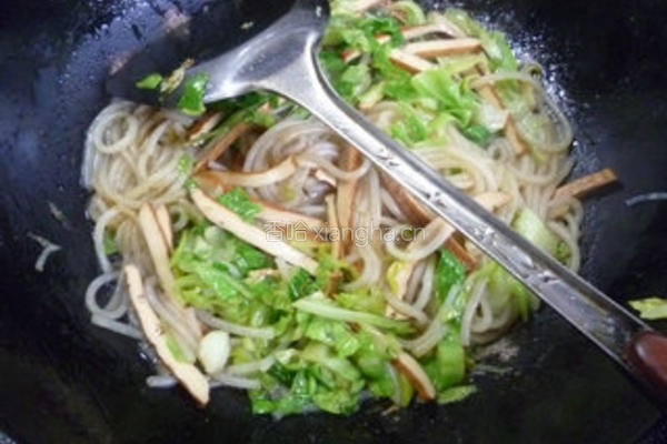 香干牛心菜炒米粉的做法图解12