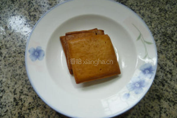 香干炒萝卜干的做法图解2
