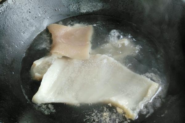 水晶肉皮冻的做法图解1