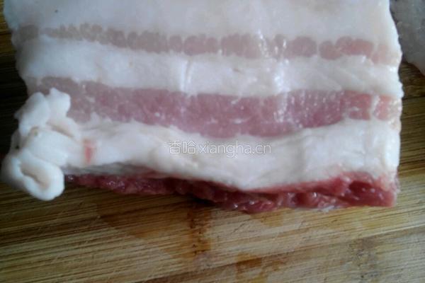 香芋闷肉的做法图解1