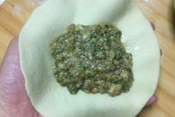 猪肉芹菜馅饼的做法图解4