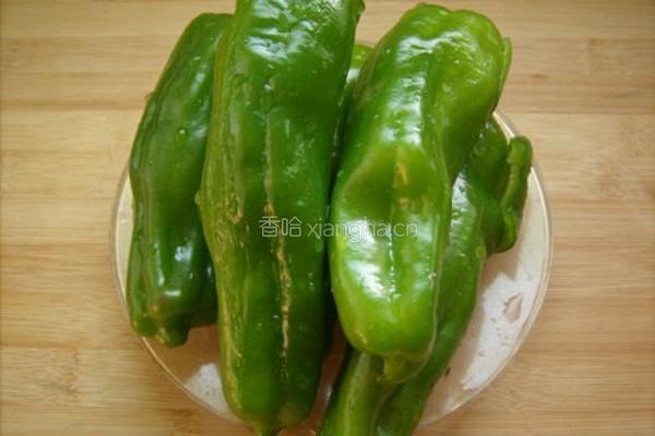 尖椒黑土豆的做法图解2