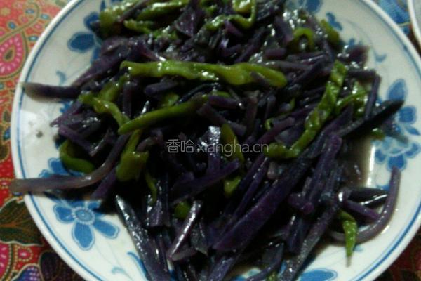 尖椒黑土豆的做法图解3