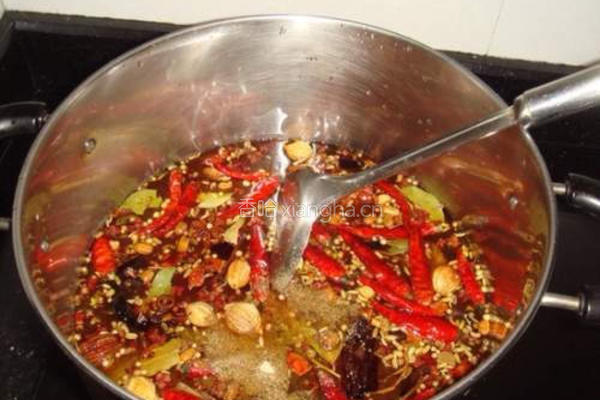 麻辣鸭脖的做法图解1