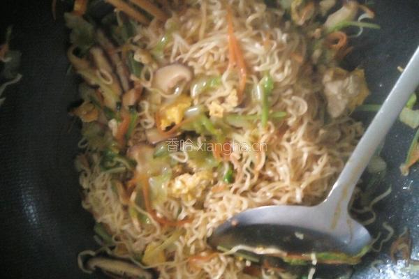 鸡蛋青菜炒面的做法图解4