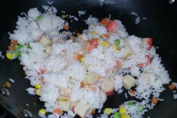 菠萝海鲜饭的做法图解5