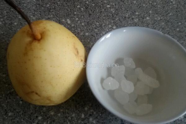 银耳雪梨杏仁饮的做法图解2