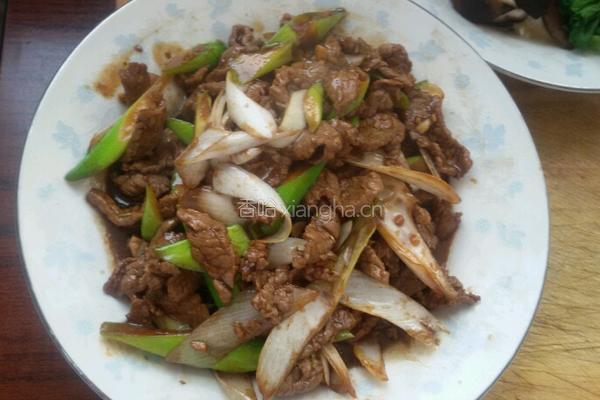 大葱爆牛肉的做法图解3