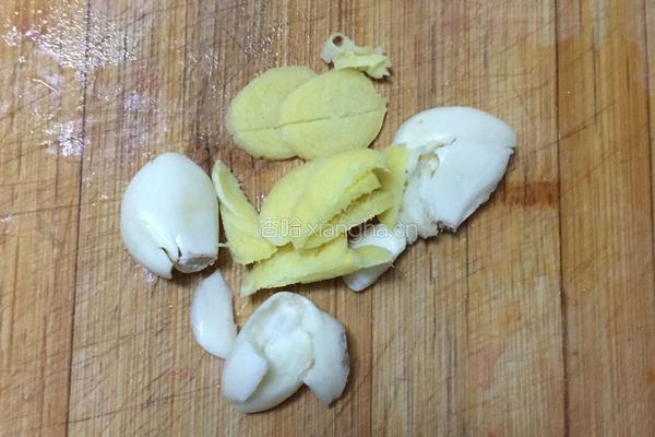 红枣山药排骨汤的做法图解3