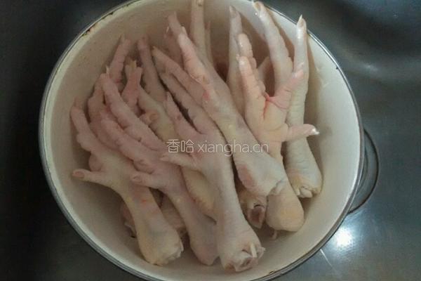 冰糖凤爪的做法图解1
