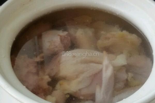 山药胡萝卜炖柴鸡的做法图解4