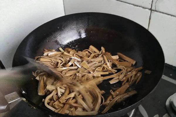 豆腐皮青椒的做法图解4