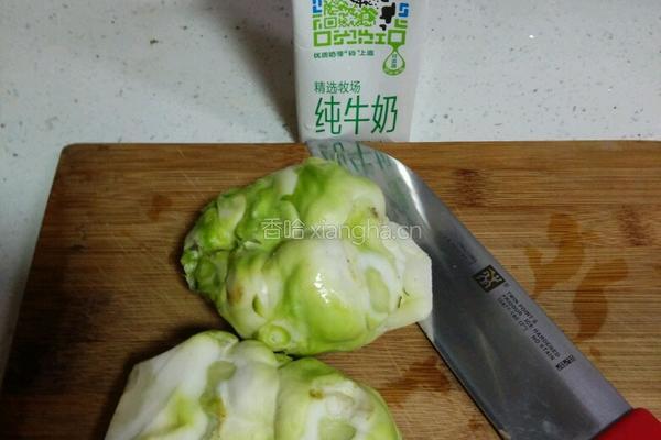 翡翠奶汤的做法图解1