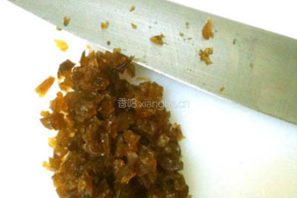 梅子酱渍番茄秋葵的做法图解1