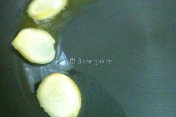 甜椒炒小墨鱼的做法图解1
