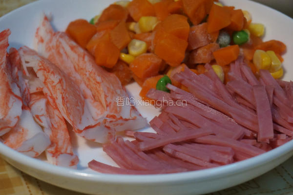 蟹肉玉米浓汤的做法图解1