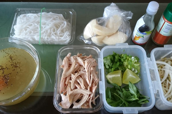 越南鸡肉河粉的做法图解5