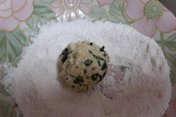 金沙豆腐海苔球的做法图解4