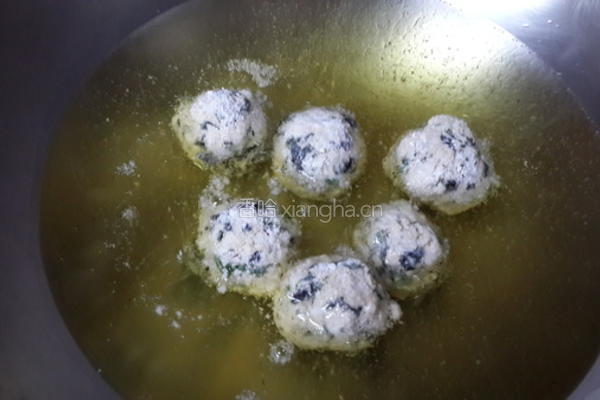 金沙豆腐海苔球的做法图解5