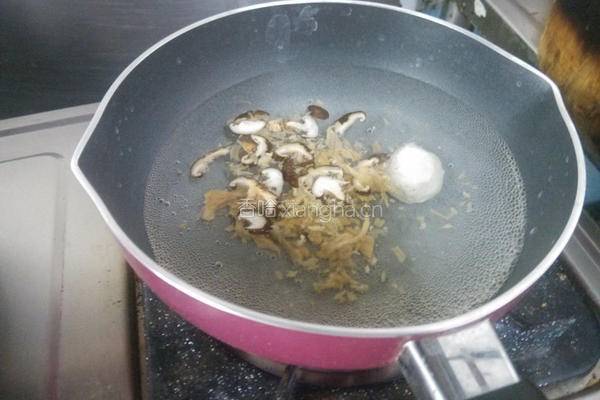 旗鱼冬粉汤的做法图解3